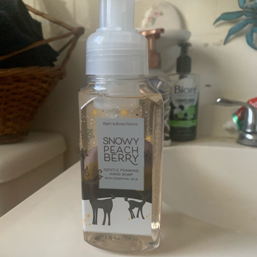 Snowberry Peach Bath and Body Works